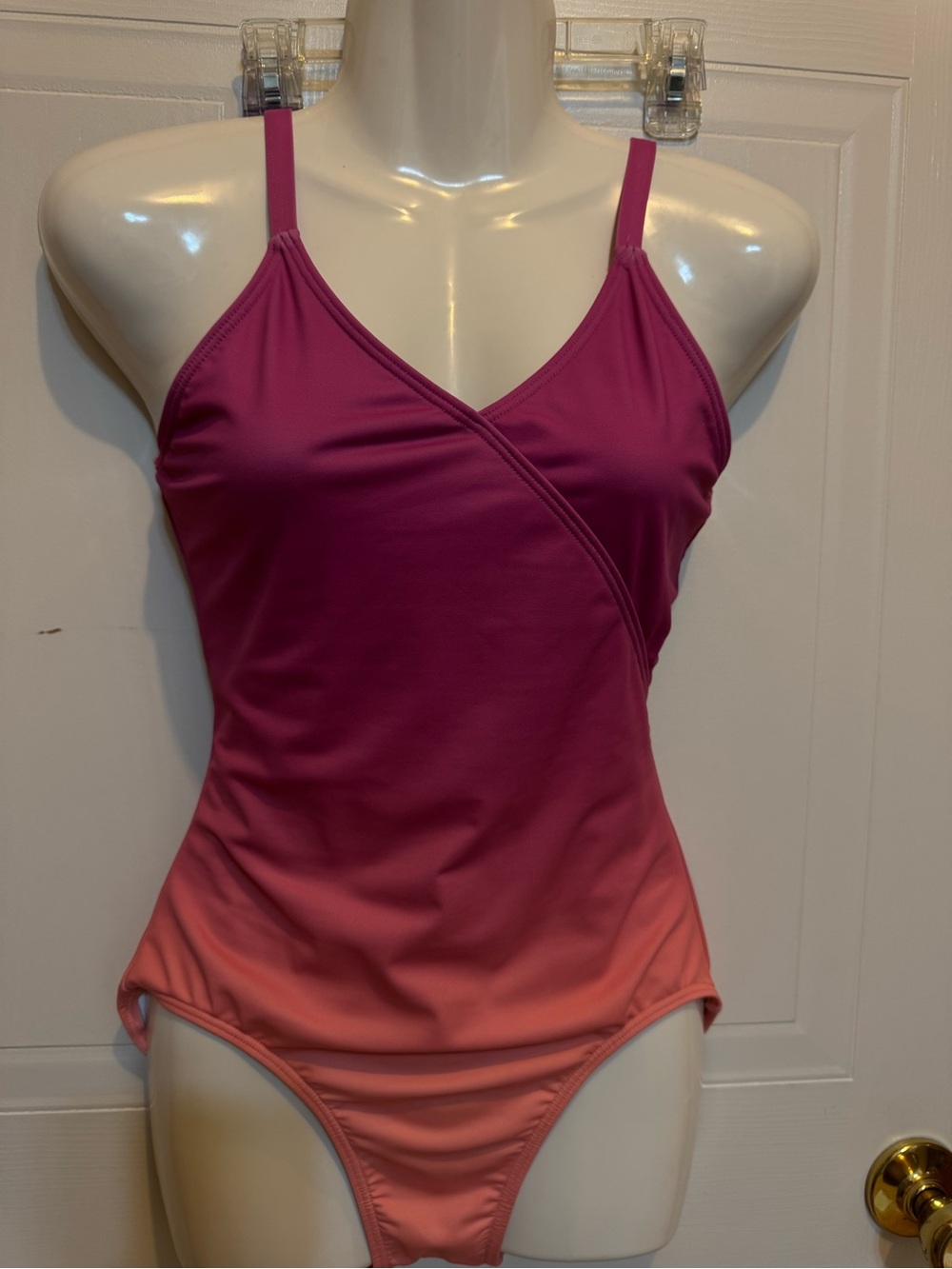 Valera Sz S Average Gradient Pink to Coral One-Piece Swimsuit VGUC 😊😊